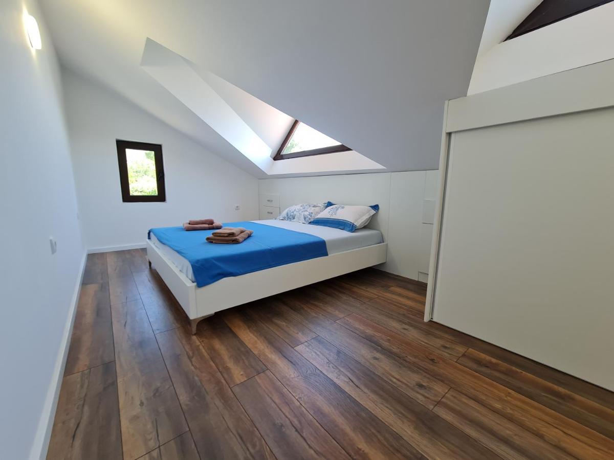 Luxury Penthouse With Panoramic View Apartment Ulcinj Exterior photo